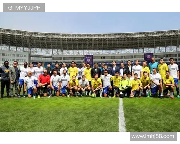 香港足球明星队闪耀登场展现风采引领球迷热潮